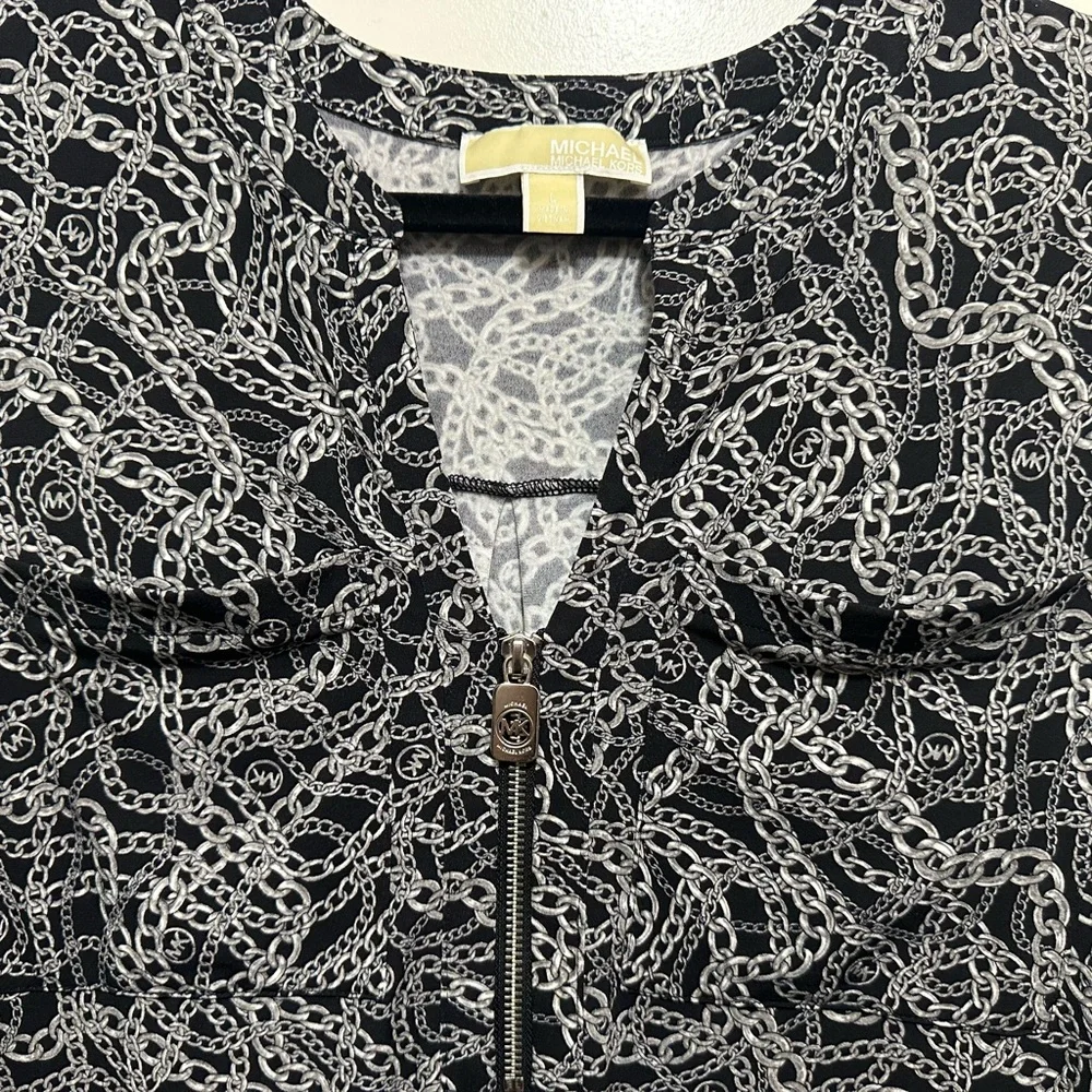 Michael Kors Chain Patterned Top in Black and White - Picture 4 of 8